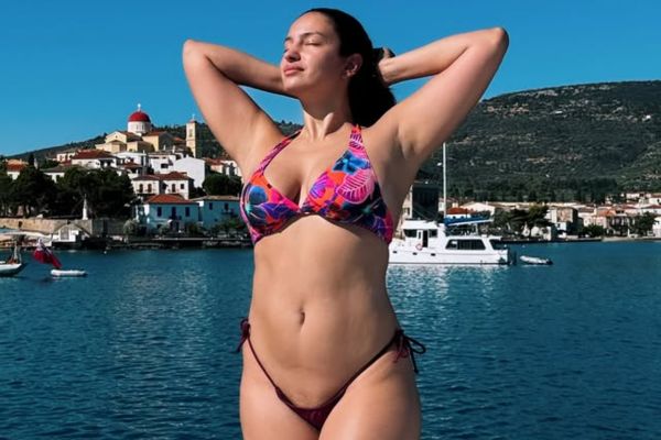 Elena Roxana Maria Fernandes Elena Roxana Maria Fernandes Biography